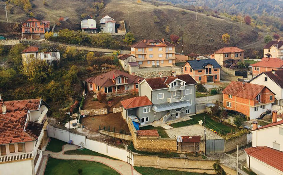 Për djalin e zhdukur nga Negotina po bëhen hetime me të gjitha mjetet, thonë nga policia 1 21.40 DOSSIER KRYESORE PARASHTRESE E BANOREVE TE FSHATIT NEGOTINE. 3