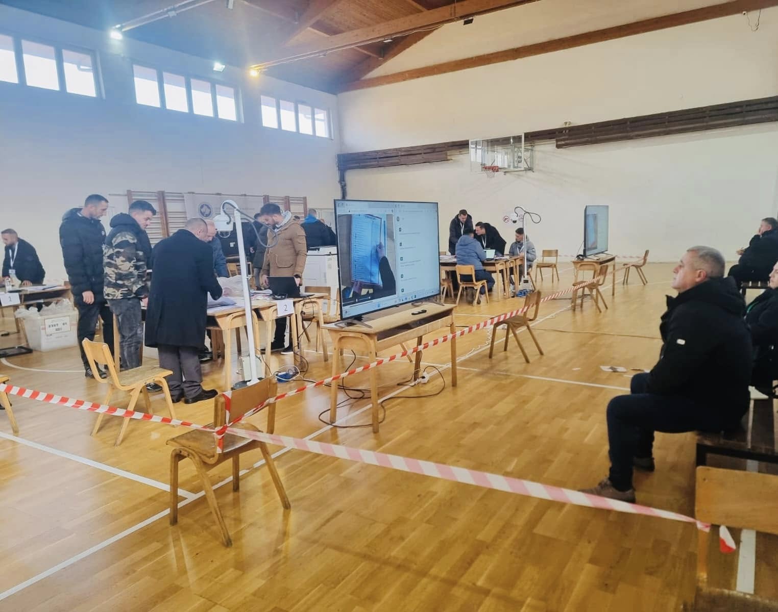 Vazhdon numërimi i votave në 1 Procesi i numerimit