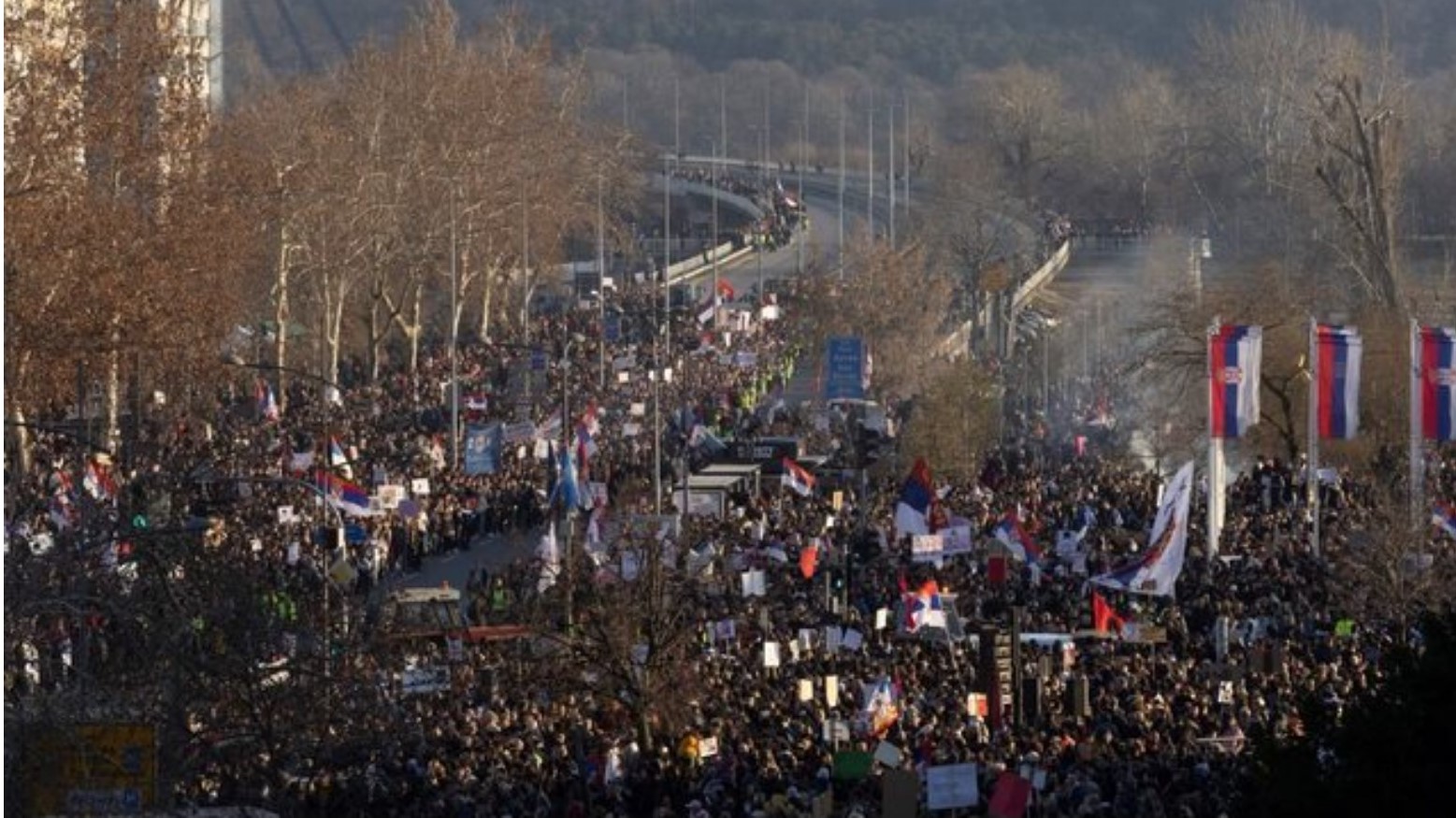 Protestat masive kundër korrupsionit në Serbi shtojnë presionin ndaj presidentit Vuçiç 1 protesta