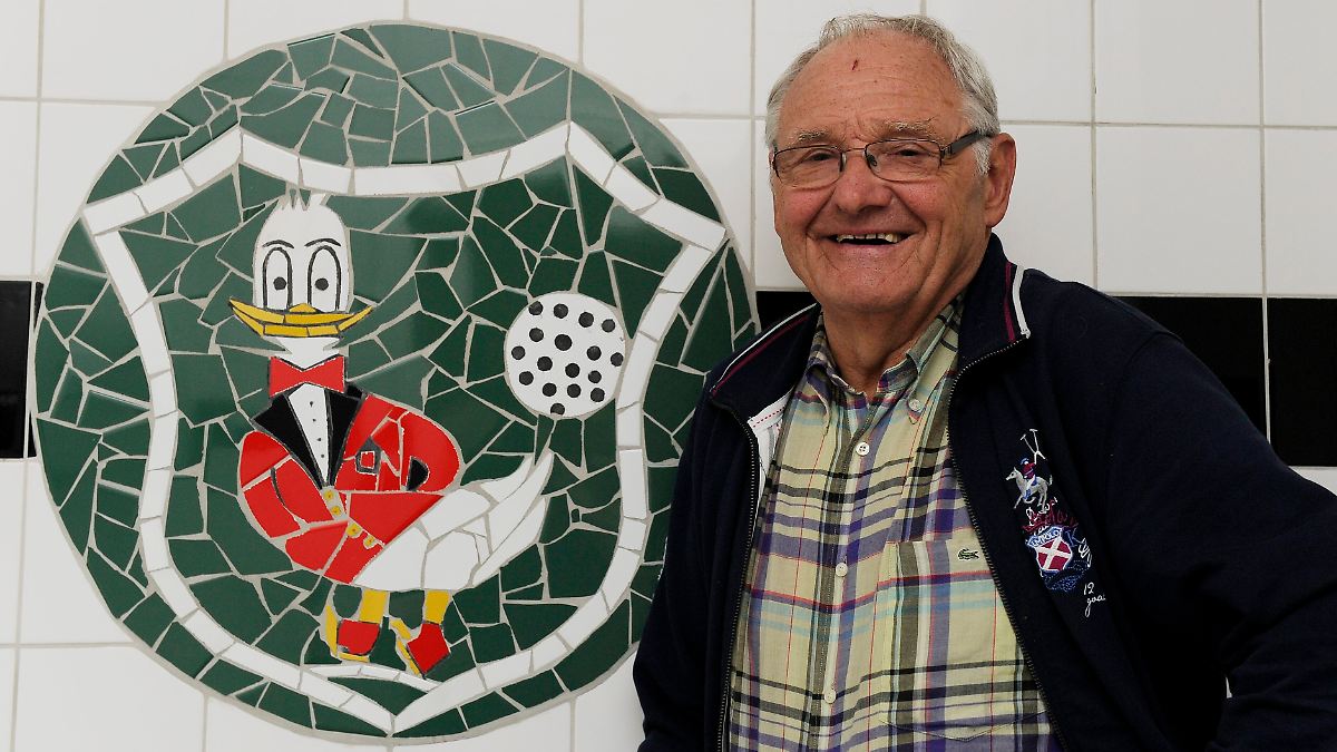 Transferimi i çmendurisë Deluxe: Si një vesh i çarë gjermane, Outsmarts të Futbollit Amerikan