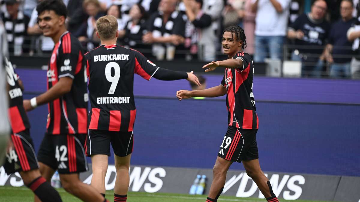 Skautët e Premier League tashmë vëzhgojnë krahët eintracht