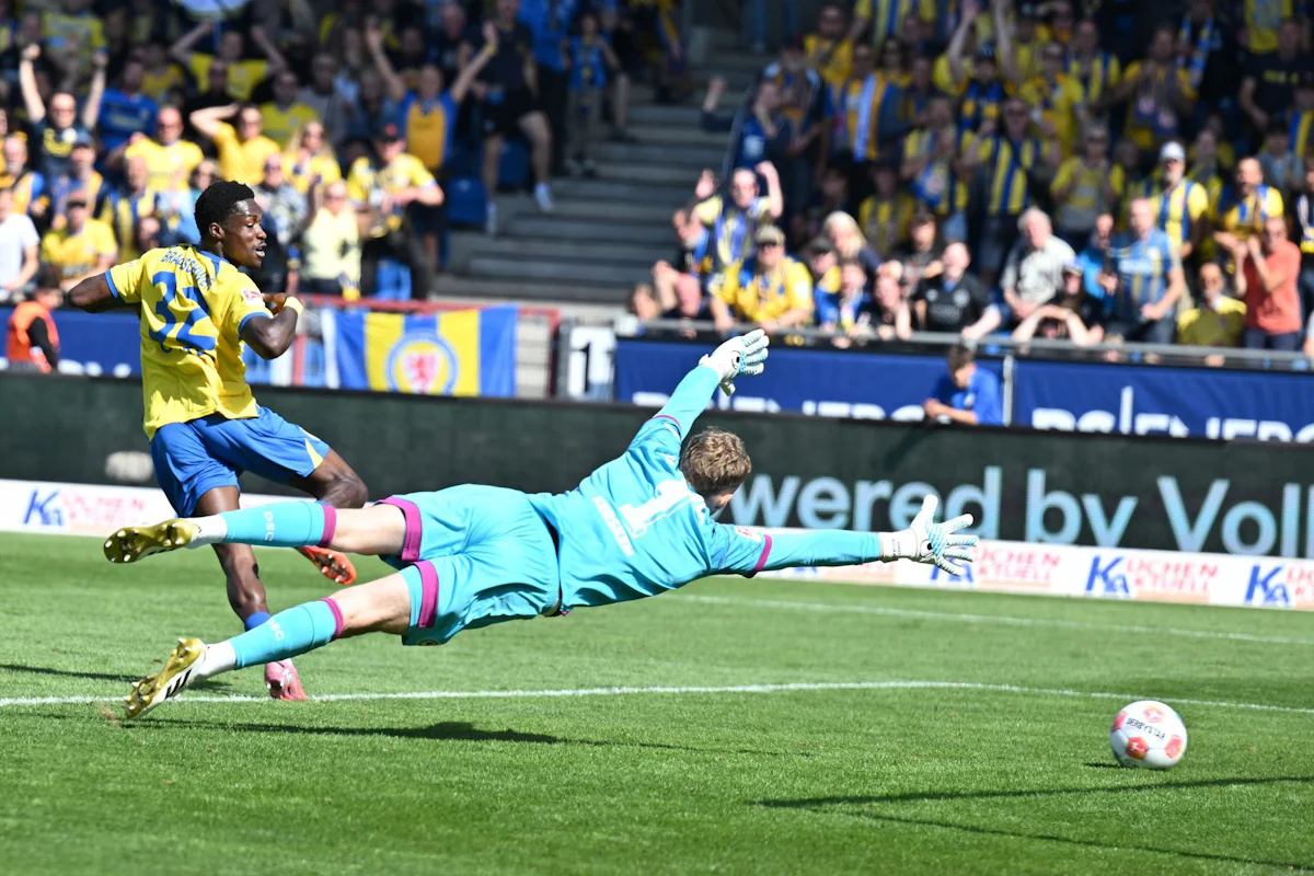 Bundesliga e 2 -të – Kompensimi i mëvonshëm: 1: 1 midis Braunschweig dhe Bielefeld – Sport