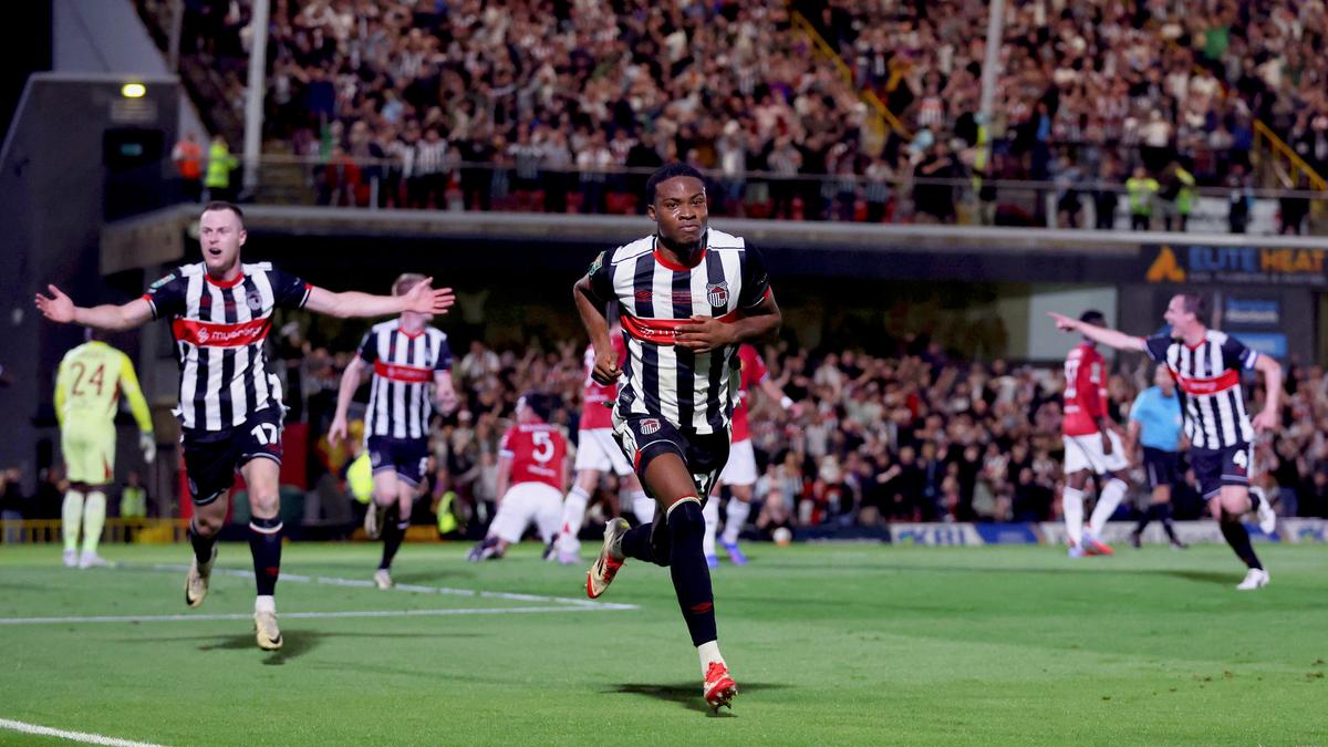 United është “i tronditur” dhe eliminohet nga Klubi i Katërt të Divizionit Anglez