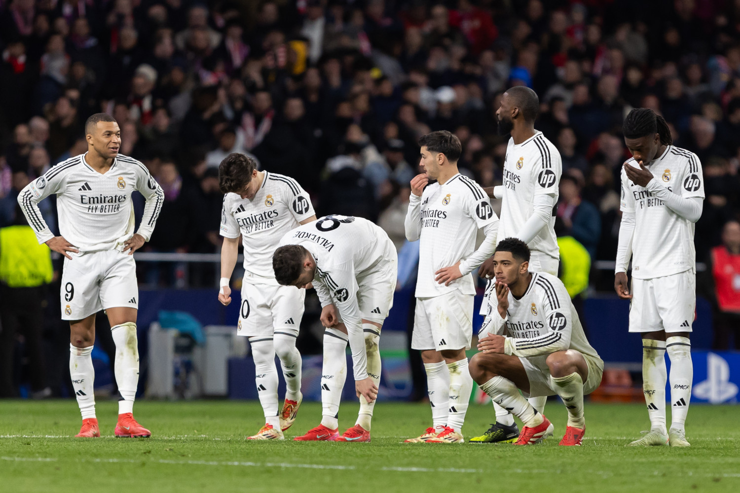 Lojë në shtëpi të Shtunën në 9:30 pasdite.