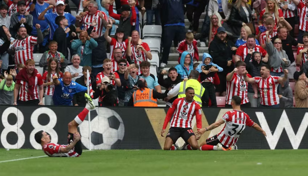 Xhaka Me një super asistim në sekondat e fundit, Sunderland fiton me një përmbysje kundër Brentford