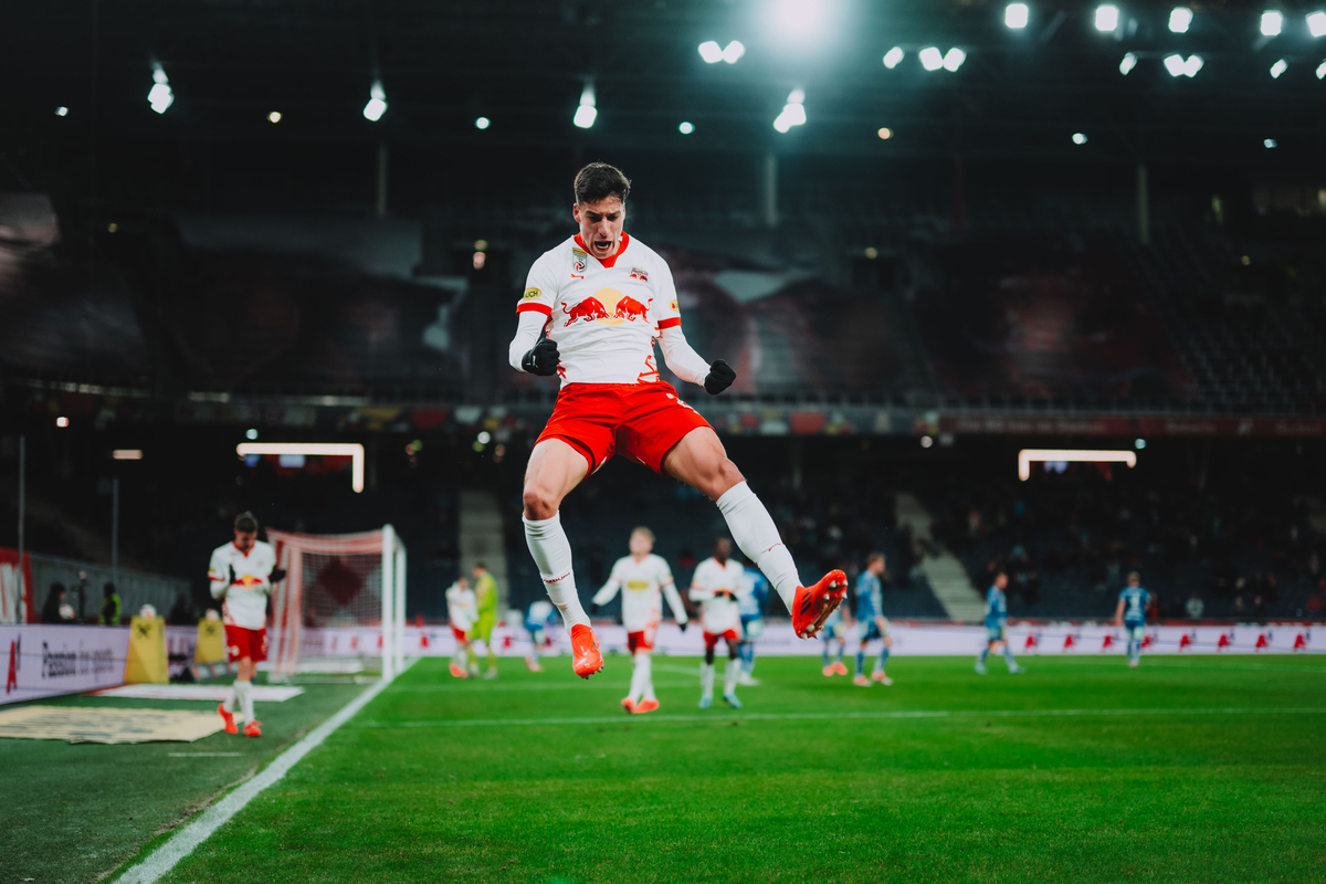 Nisja tjetër në FC Red Bull Salzburg? Klubi Premier League tregon interes për sulmuesit! – Bundesliga
