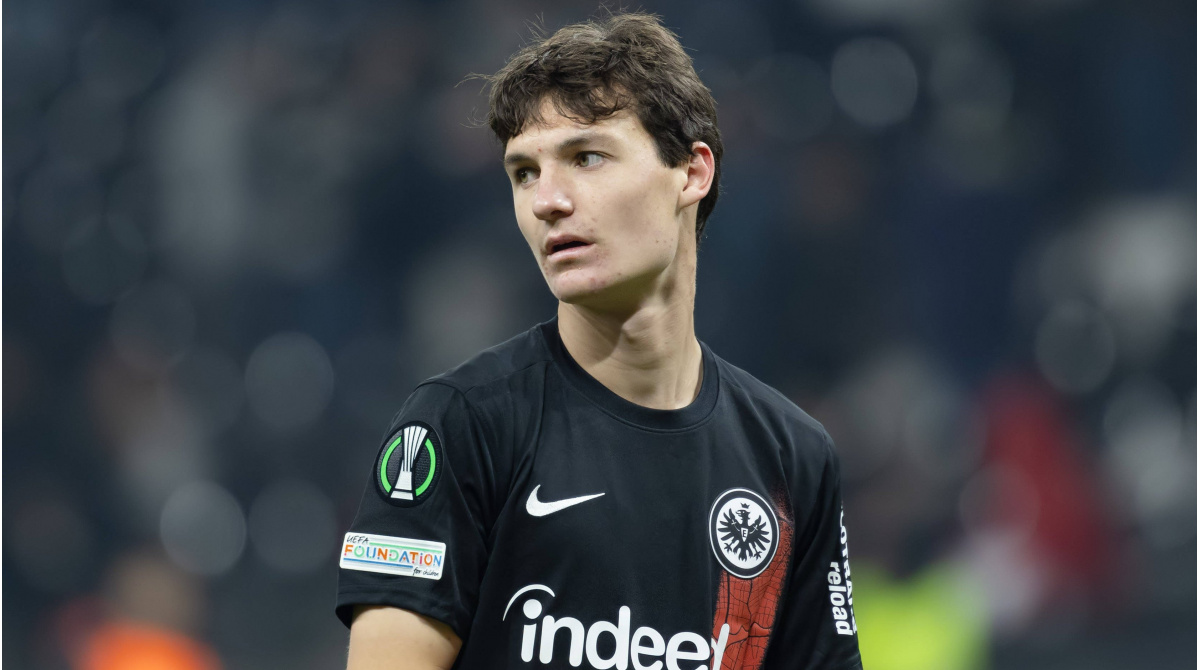 Aaronson lë Eintracht Frankfurt: Regjistro qasje në Kolorado