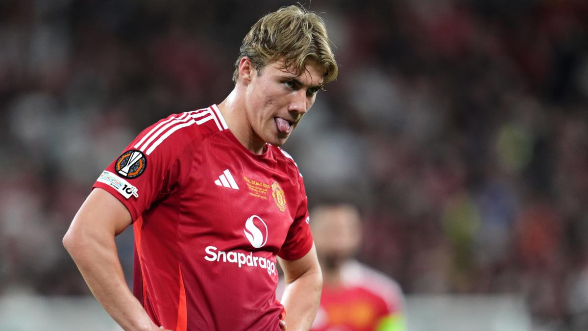 Manchester negocion daljen e Höjlund