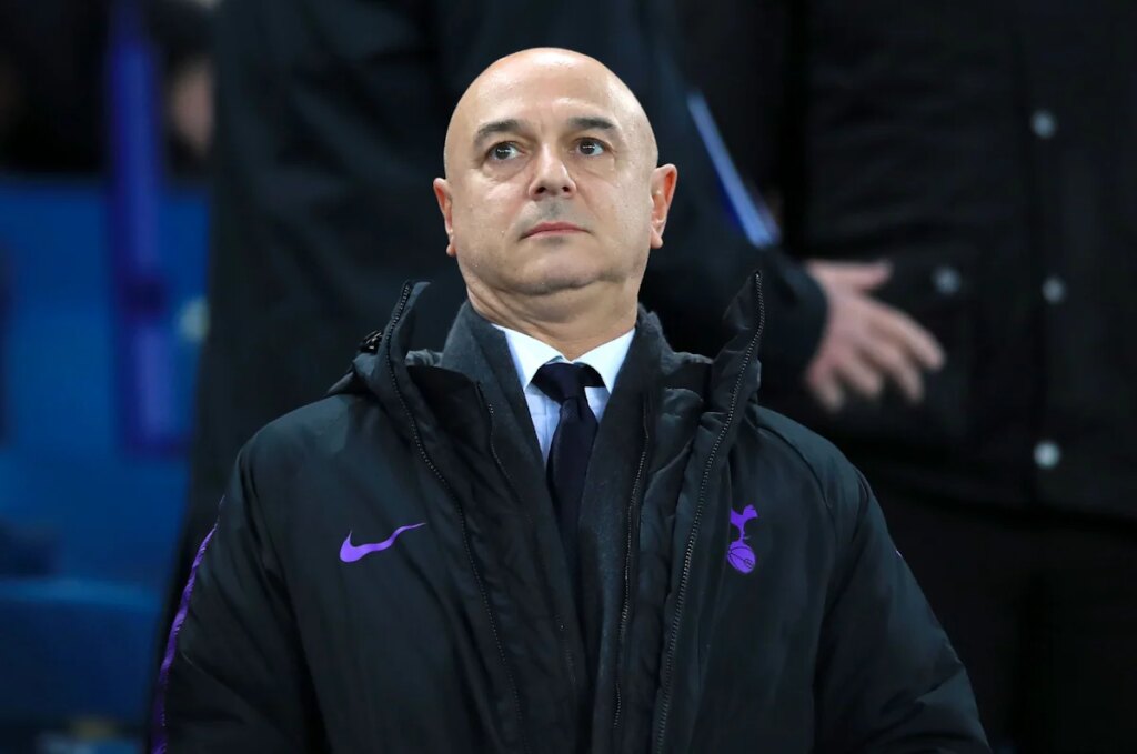 Premier League - Tottenham Boss Haps Back pas gati 25 vjetësh - Sport