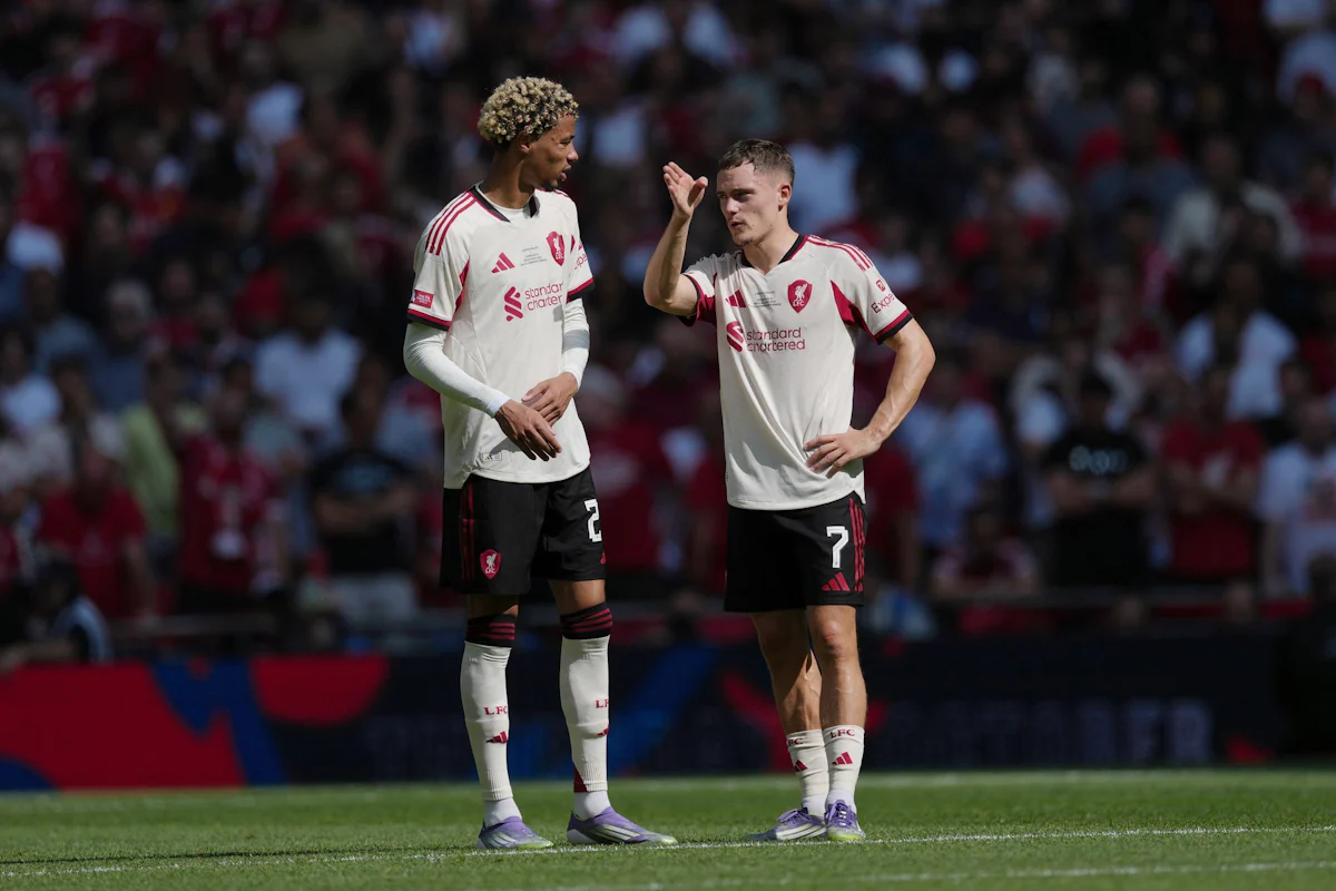 Futbolli - "Fermerët League"? Bundesliga ndjen fuqinë e transferimit të Anglisë - Sport