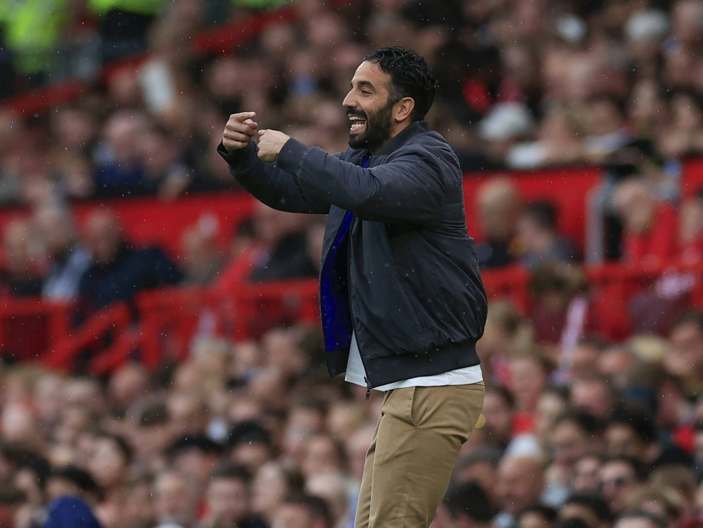 Falë penalltisë: Manunited me fitoren e parë të sezonit