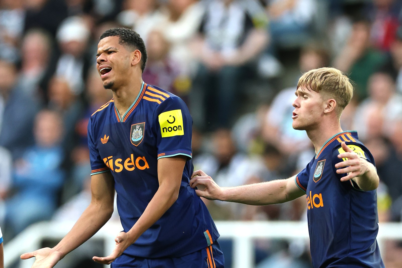 Eintracht Frankfurt është ende i interesuar për yllin fyes nga ndryshimi i Premier League-Lat në janar?