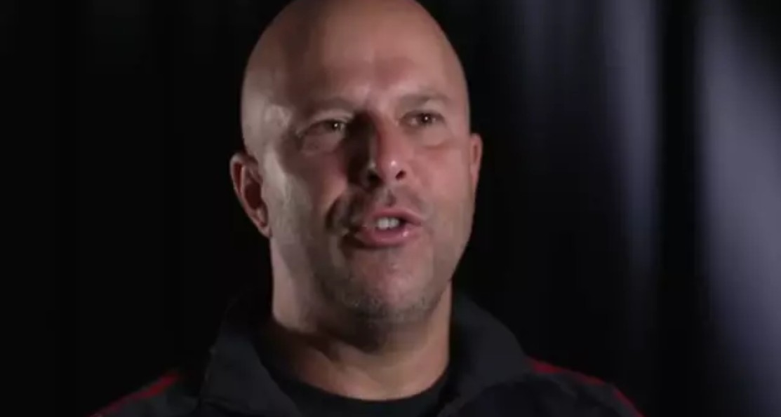 Arne Slot e quan klubin e vetëm që mund ta mbajë Liverpool këtë sezon nga fitimi i Premier League