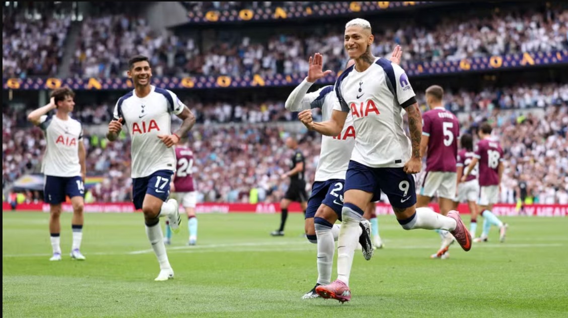 Spurs fillojnë me një fitore 3-0 kundër Burnley në Premier League, Richarlison shkëlqen Spurs fillojnë me një fitore 3-0 kundër Burnley në Premier League, Richarlison shkëlqen