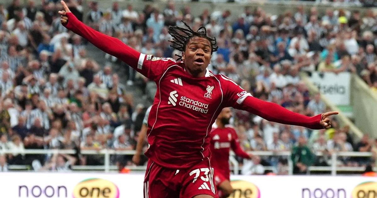 Si Rooney: Liverpool feston “Wunderkind” Ngumoha