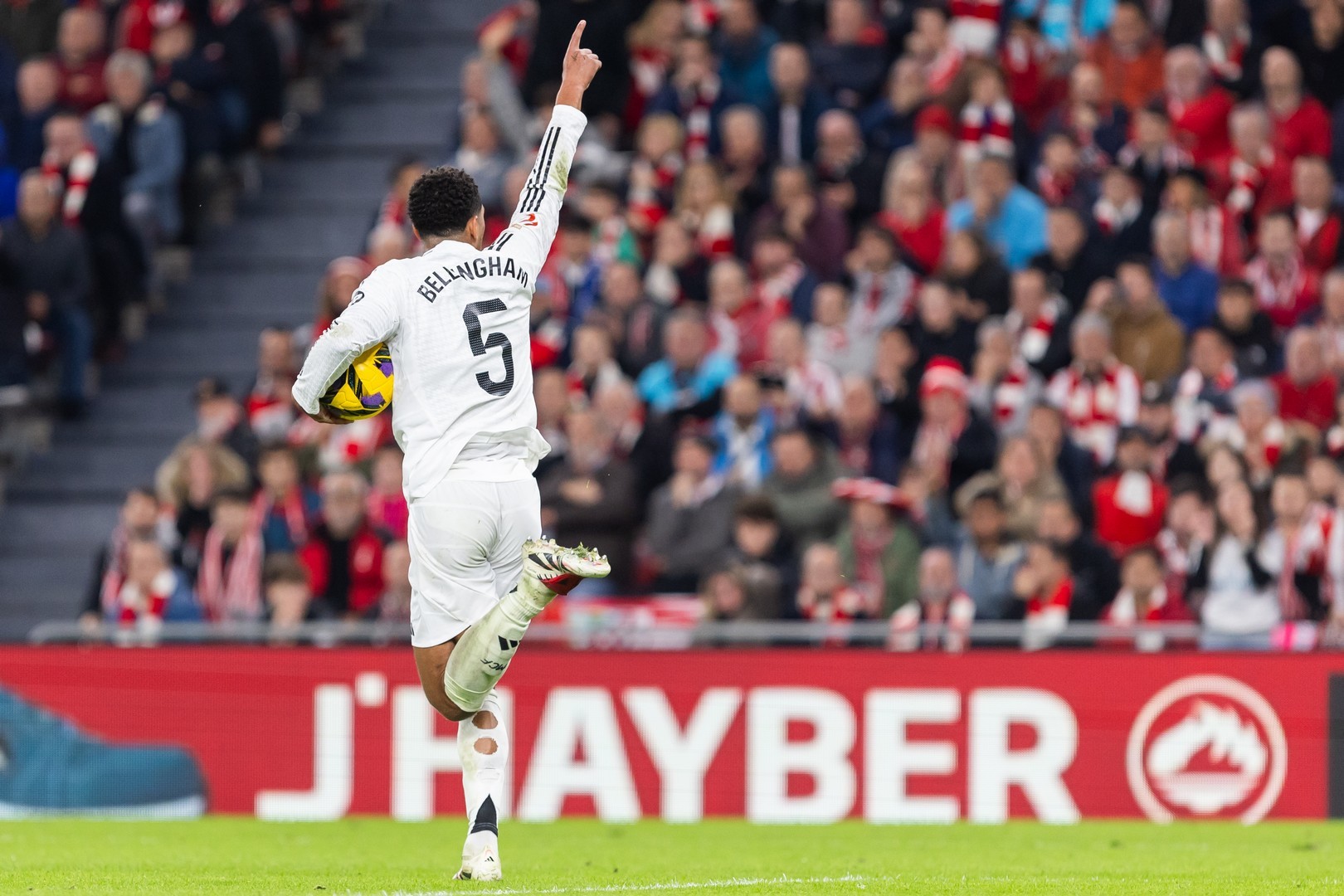 Xabi Alonso lavdëron Bellinghamin për golin e tij të parë këtë sezon kundër Juventusit –