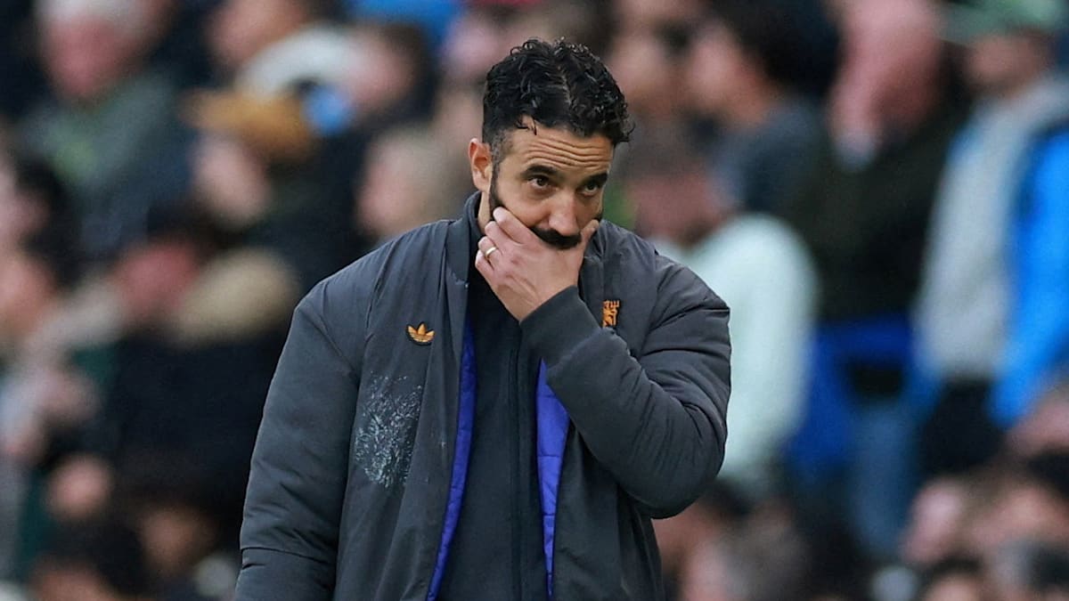 Manchester United: Klubi i Premierligës shkarkon trajnerin e tij me vetëm gjashtë fjali