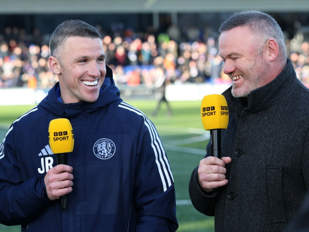 Eksperti televiziv Rooney “emocional” pas grushtit të shtetit të vëllait John