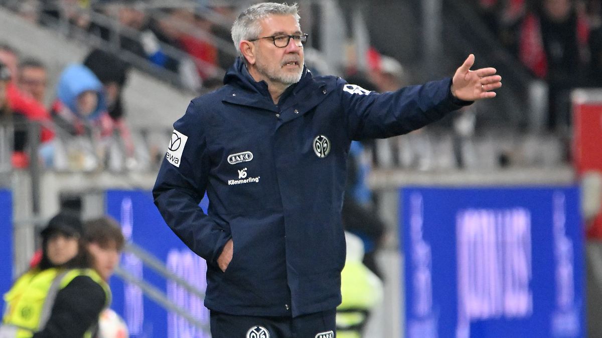 Der FSV Mainz 05 um Trainer Urs Fischer bekommt es mit Bayer Leverkusen zu tun