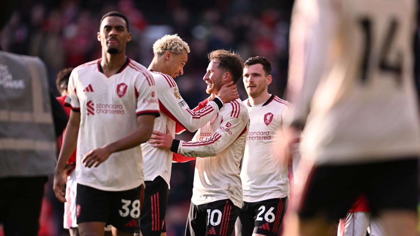 Liverpooli rrit rekordin e fituesve të Premier League në minutën e 90-të