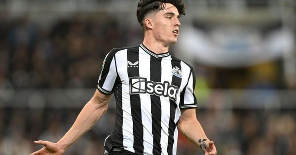 Manchester City është gati të thyejë rekordin e transferimeve në Premier League.