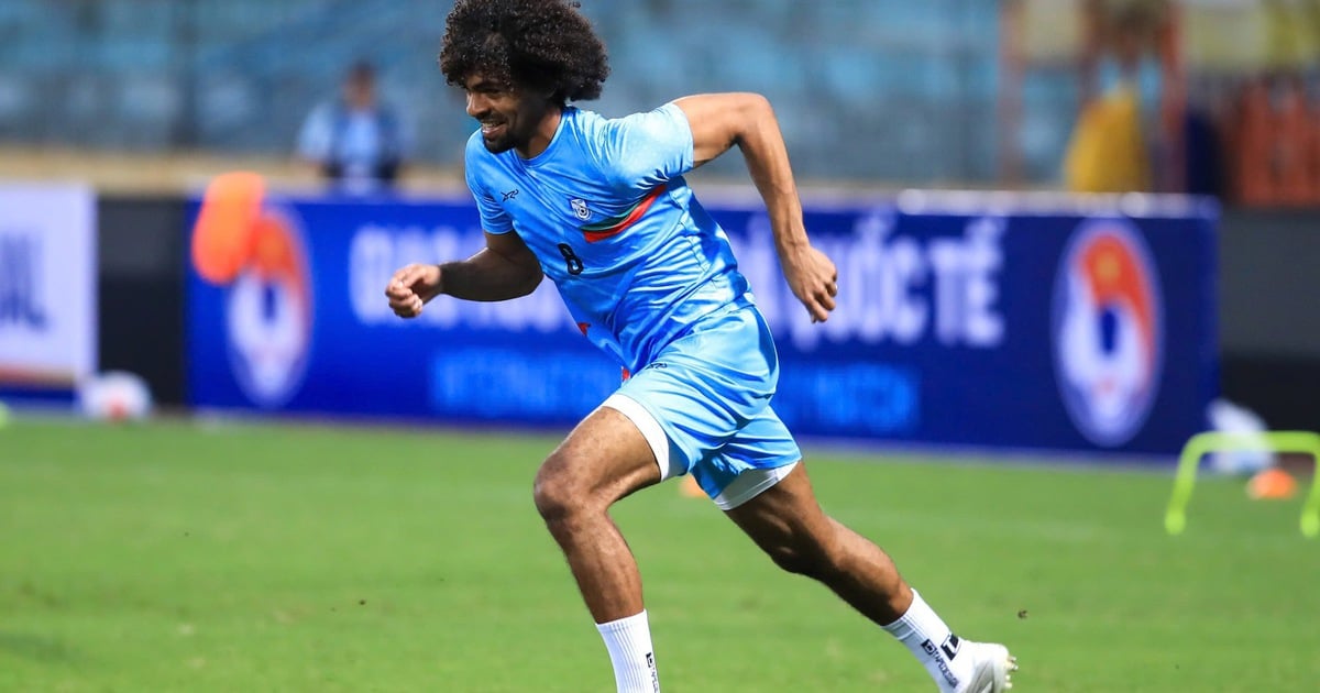 Ish-ylli i Premier League Hamza Choudhury përballet me Xuan Son në stadiumin Hang Day: Kush do të fitojë?