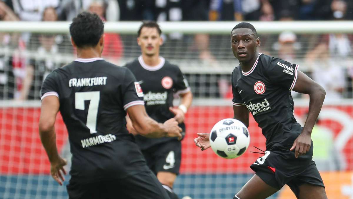 Shitësi i rekordeve të Eintracht, Kolo Muani po lufton kundër rënies me Tottenham