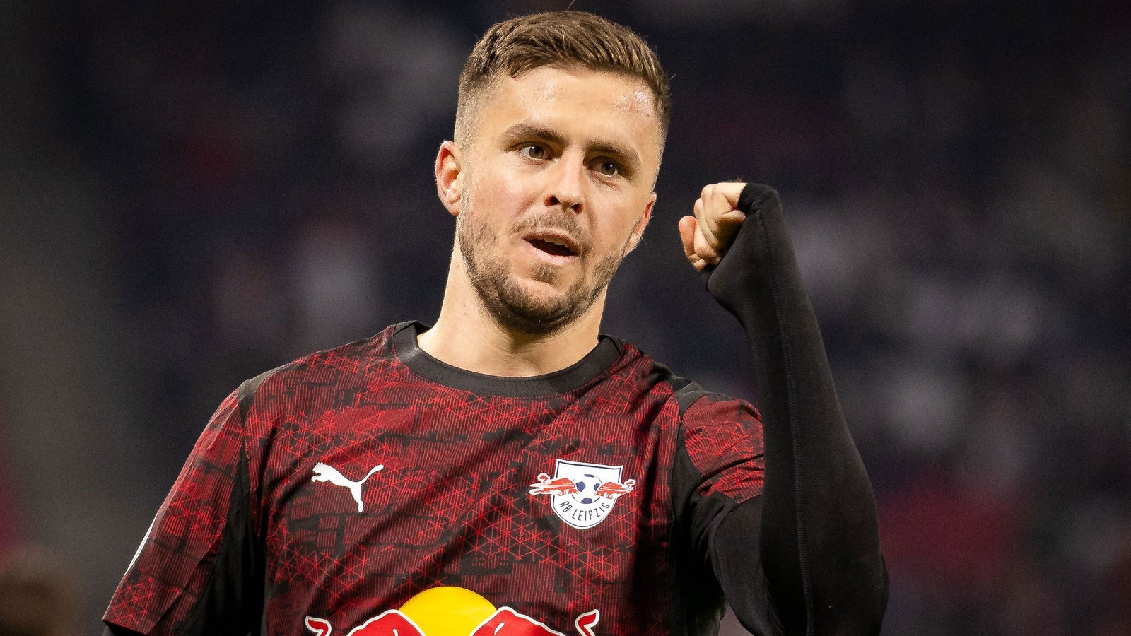 Veterani i Premier League futet në poker Baumgartner