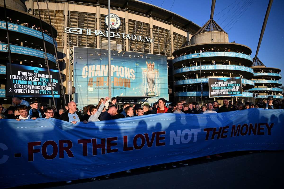 Çmimet e biletave vazhdojnë të rriten: Baza e tifozëve të Premier League nën presion financiar