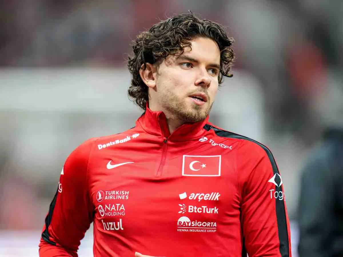 Manchester United po shqyrton transferimin e Kadıoğlu