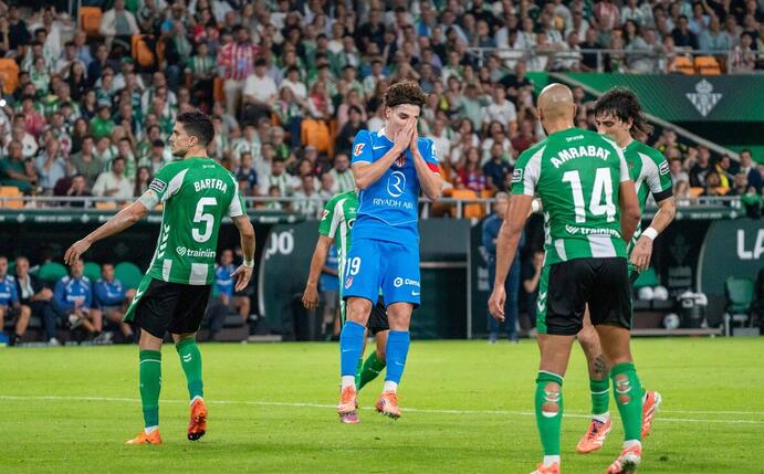 la liga betis atletico madrid julian alvarez large