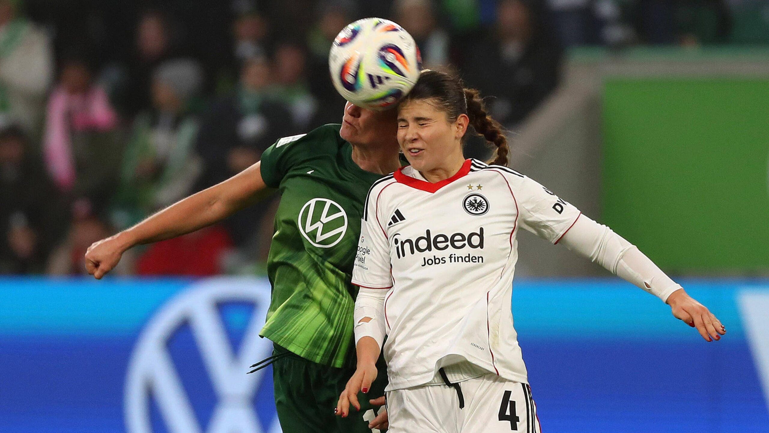 pokalviertelfinale wolfsburg gegen frankfurt jetzt fliegt die maske scaled