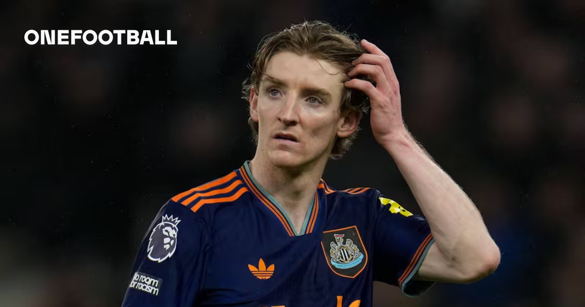 Raport: Liverpool përballet me konkurrencë të fortë për sulmuesit e PL