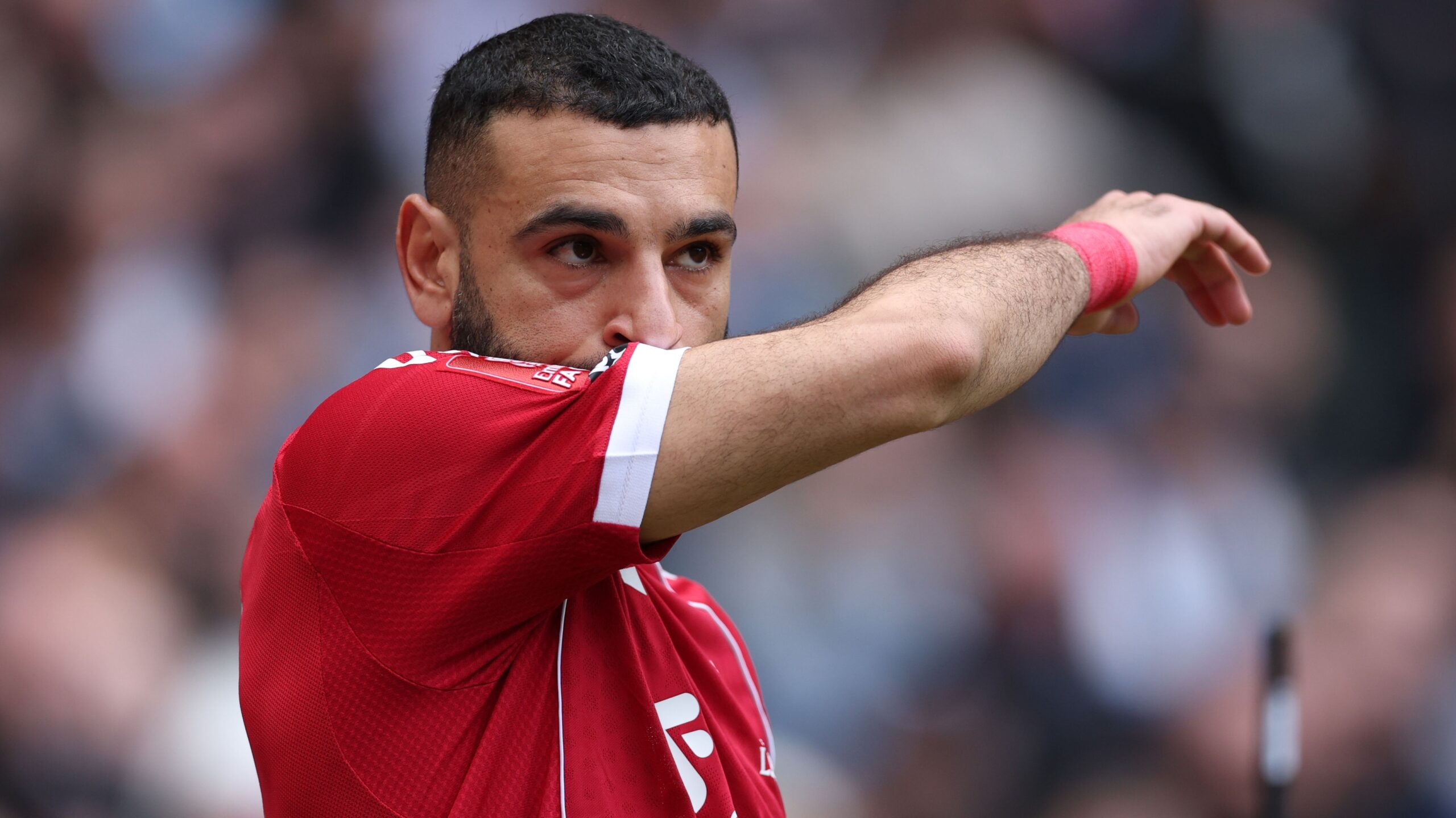 “Ky ishte zhgënjimi më i madh”: Ish-ylli i Liverpool FC pastron hesapet me Mohamed Salah