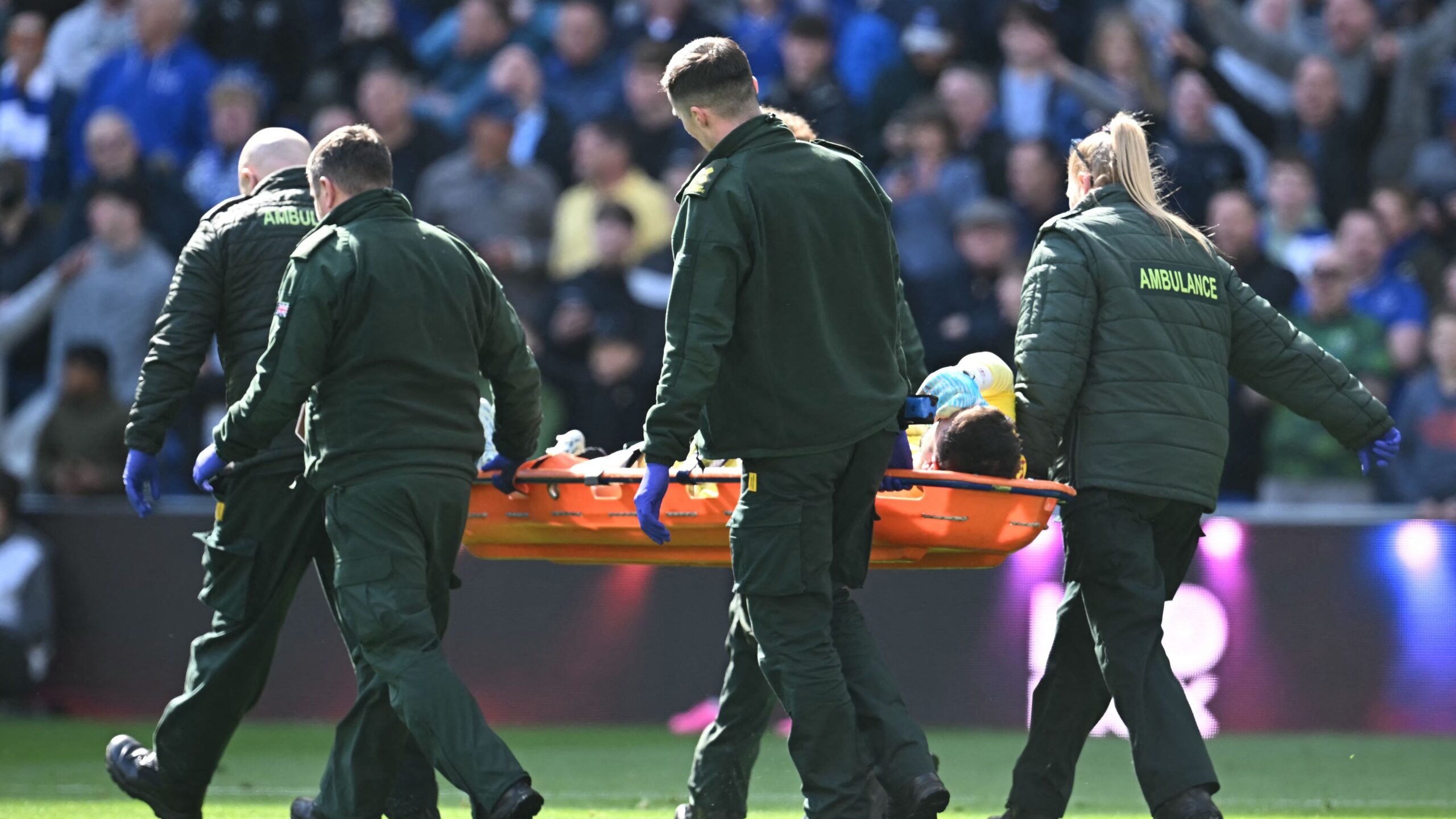 Lëndim i rëndë kur pranon një gol: Derbi horror për një yll të Liverpool FC