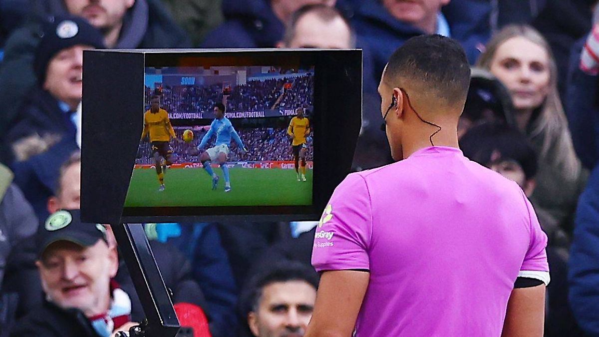 Dita e Sportit: A po lëkundet VAR në Premier League tani?