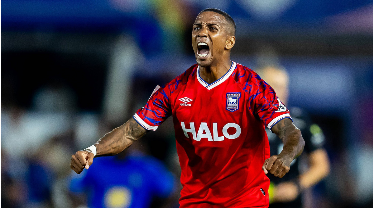 Ish-futbollisti Young përfundon karrierën e tij – ndër golashënuesit më të vjetër në Premier League