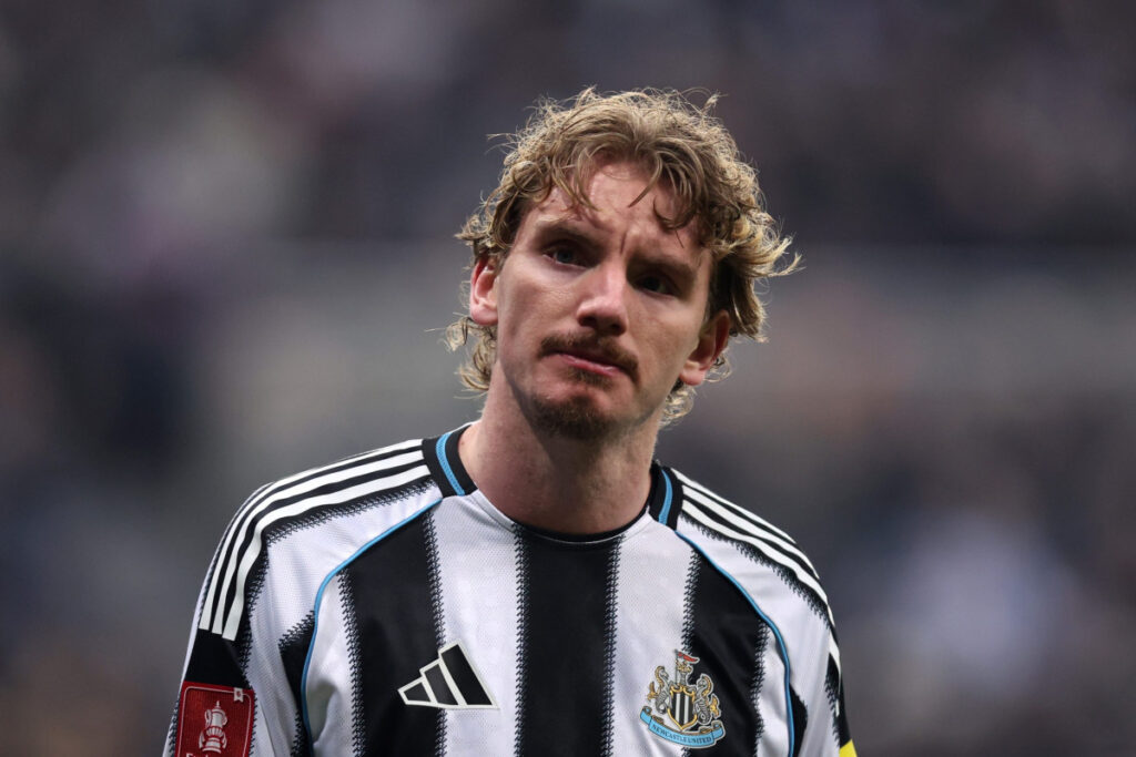 Nick Woltemade para një lëvizjeje në Premier League