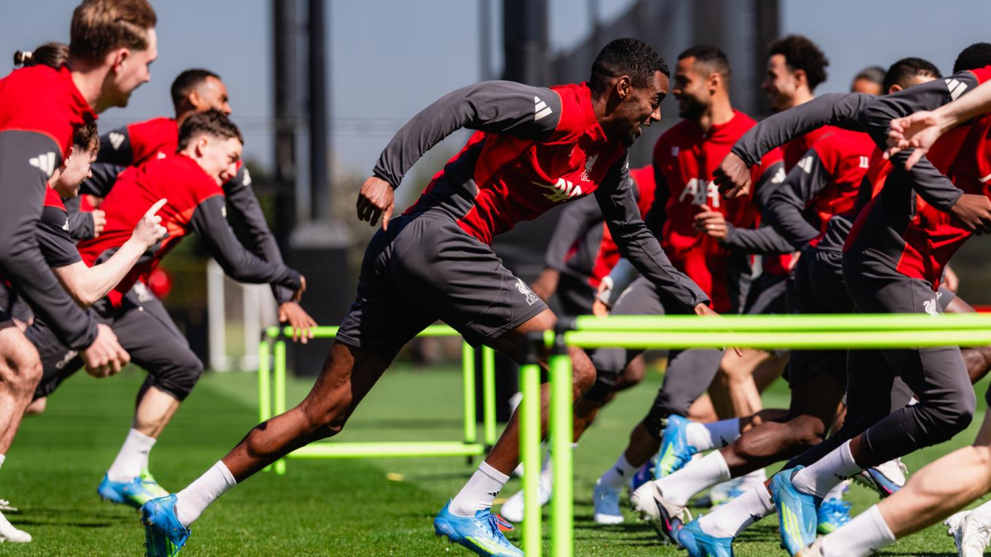 Fotot e drejtpërdrejta të stërvitjes: Përgatitja e Liverpool për ndeshjen e së enjtes në Crystal Palace