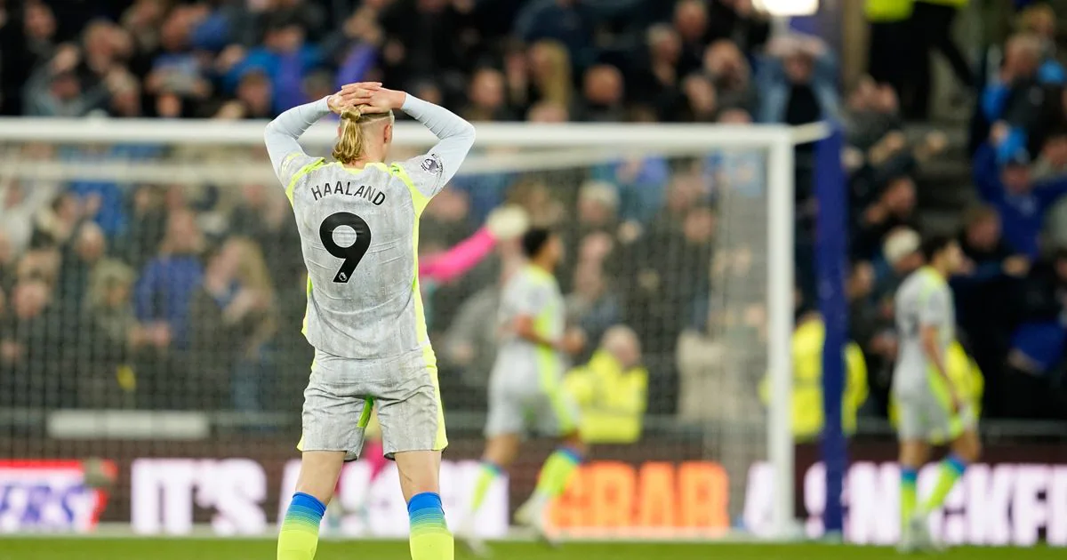 Manchester City dështon në garën për titull në Everton, feston Arsenali