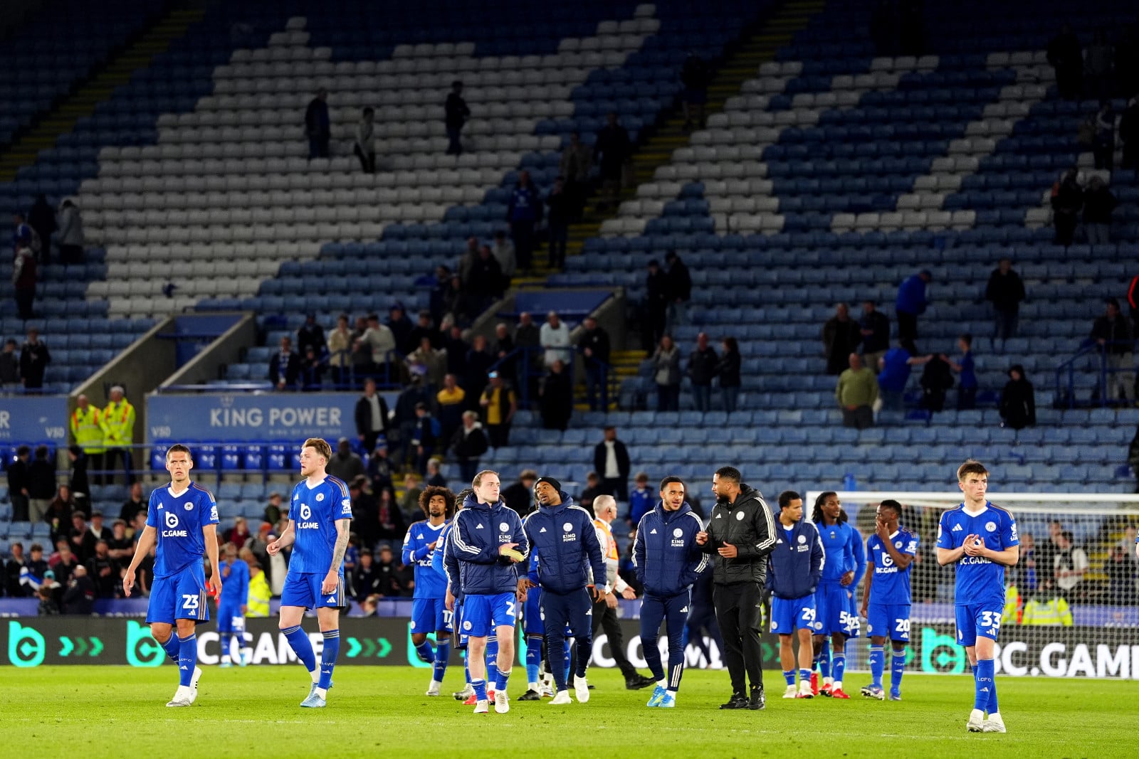 Leicester City: rënie në Ligën Një dhe krizë financiare