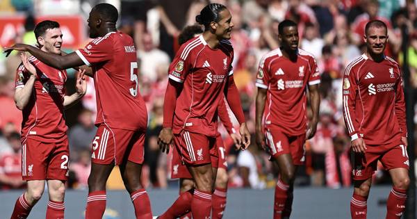 Liverpool mundi Crystal Palace për të kaluar në top katërshen e Premier League.