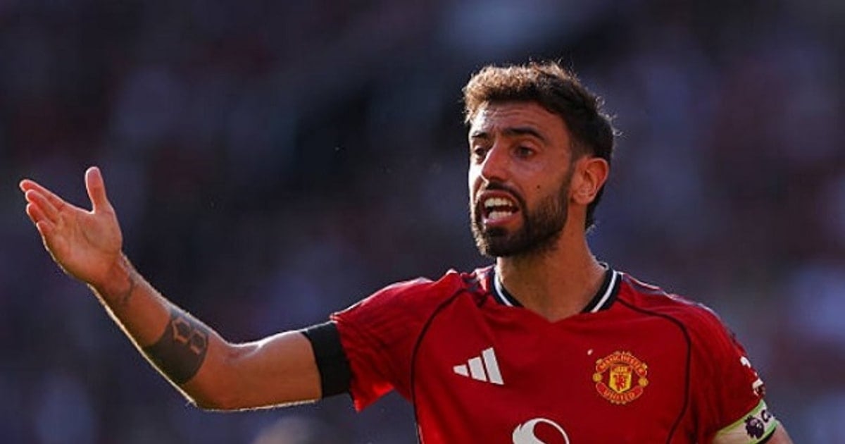 Bruno Fernandes vendos rekord asistimi dhe fiton të gjithë titujt e Premier League.