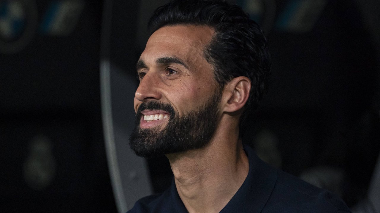 Alvaro Arbeloa në diskutim me klubin e Premier League