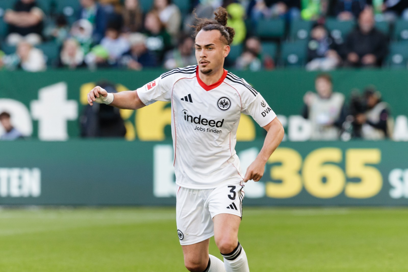 Teatri lamtumirë Eintracht Frankfurt? Klubet e Premierligës po trokasin