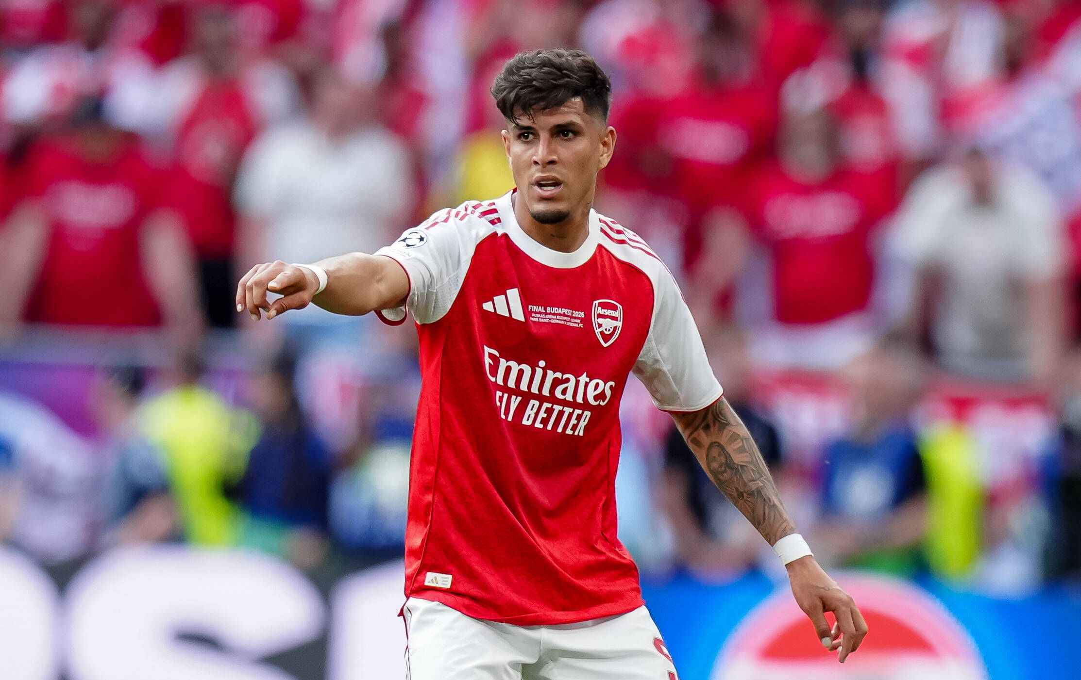 Duhet të blihet: Hincapie po transferohet në Arsenal përgjithmonë
