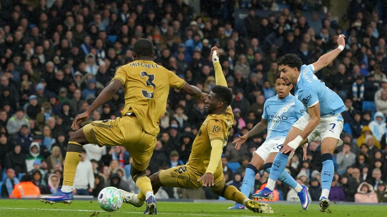 Premier League: Man City mposht Palace 3-0 - gara për titull mbetet emocionuese