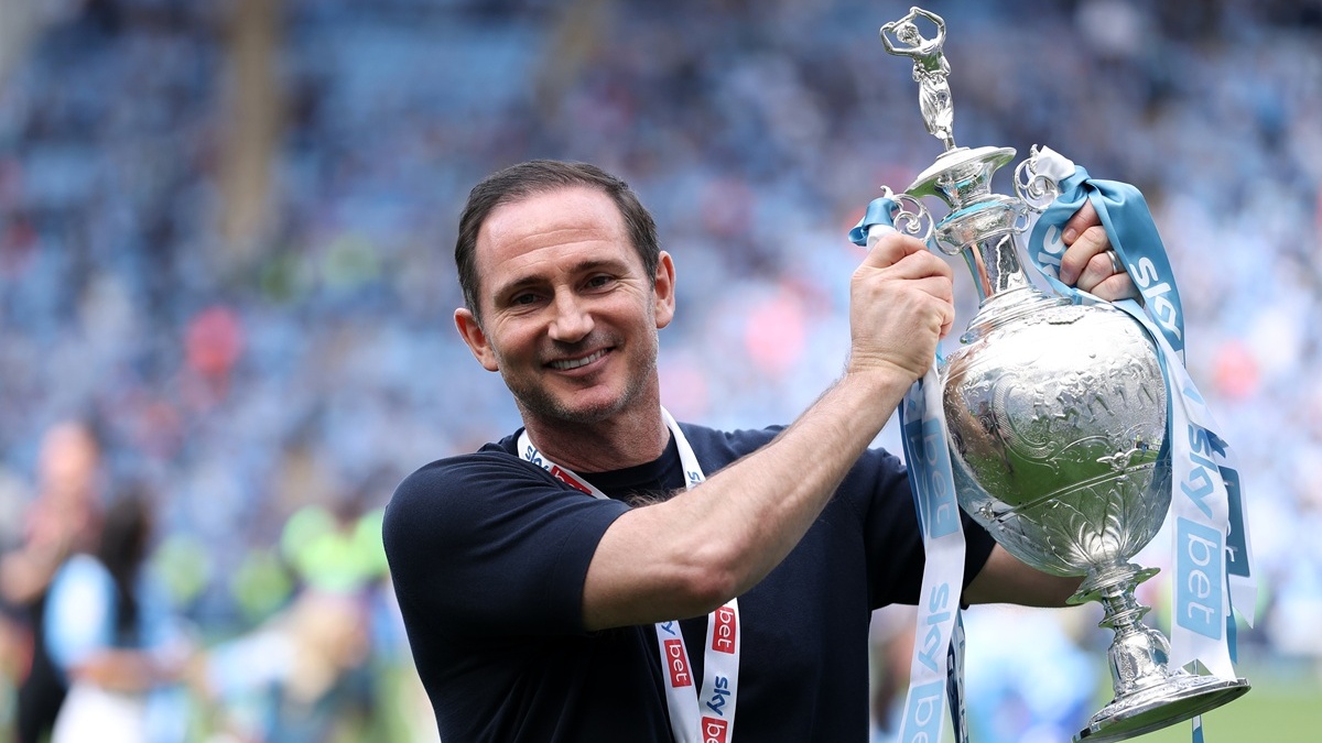 Pas promovimit të bujshëm: Lampard sqaron të ardhmen me të sapoardhurit në Premier League