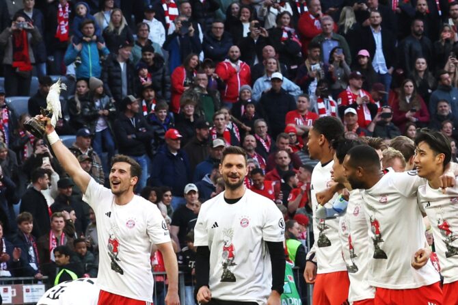 leon goretzka kakadu meisterfeier fc bayern bundesliga 2026