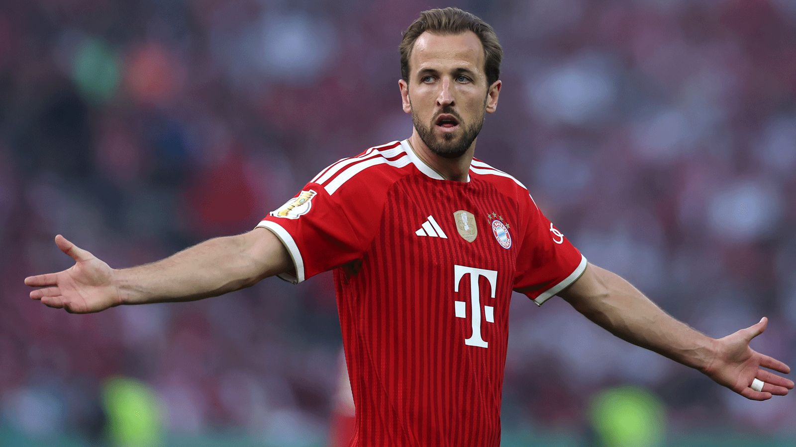 Edhe pse Bayern Munich në fakt nuk dëshiron të sjellë më shumë lojtarë: A do të vazhdojë FCB të sulmojë për një rezervë Kane në Premier League?
